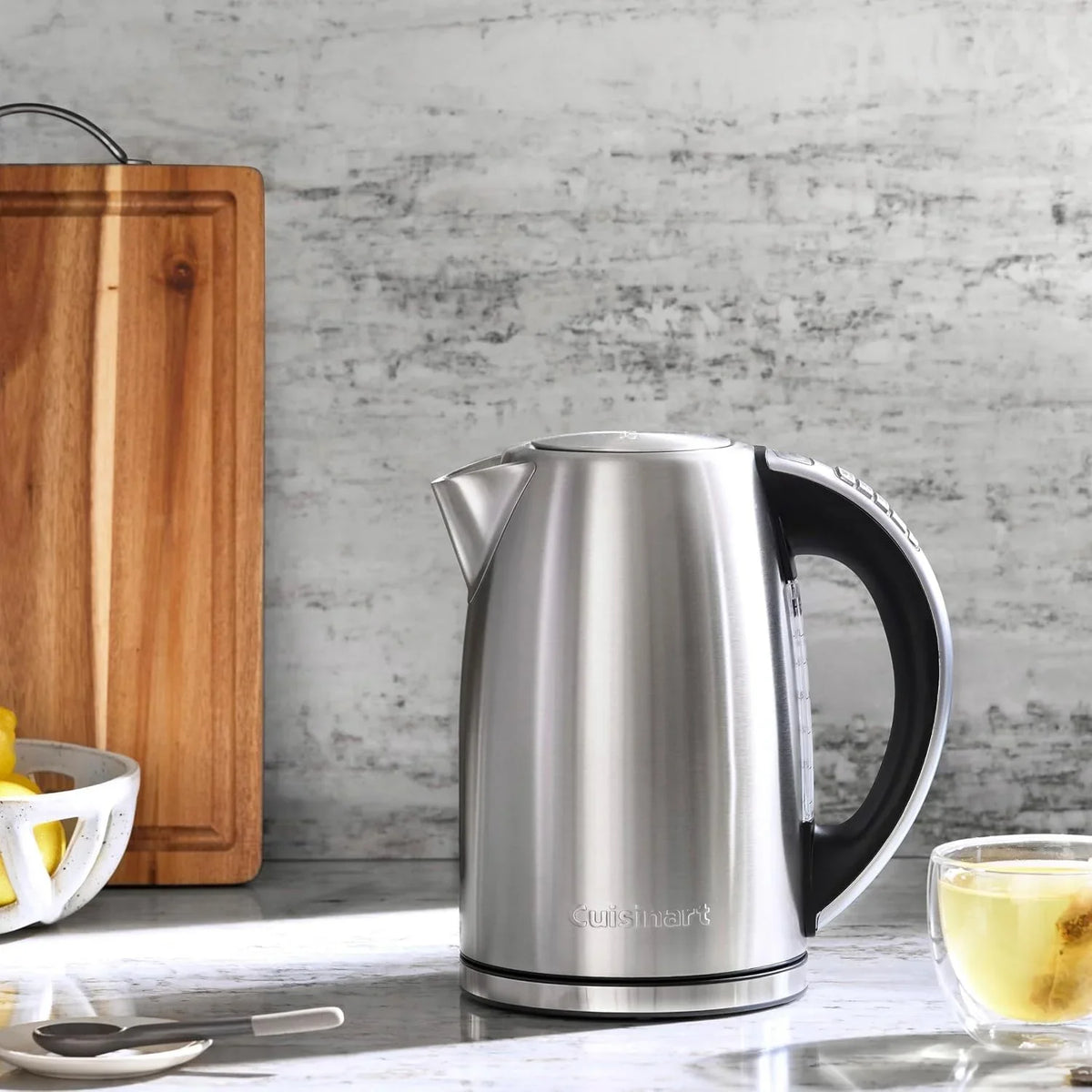 Cuisinart PerfecTemp 1.7-Liter Electric Kettle, Cordless Electric Tea Kettle, 1500W for Fast Heat-Up, 6 Preset Temperatures, 30-Minute Keep Warm, Stay Cool Nonslip Handle, Graphite Gray